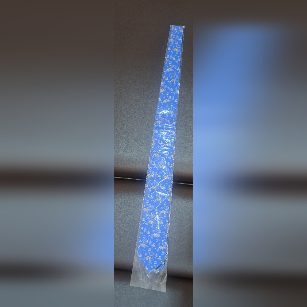Men's  Salvatore Ferragamo Royal Aqua Large Cat pattern Silk Tie